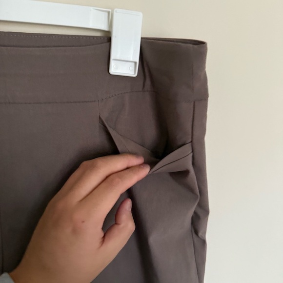 Chico’s Women’s Dried Mushroom Brigitte™ Slim Full-Length Trouser Pants Size 8R - Picture 4 of 15